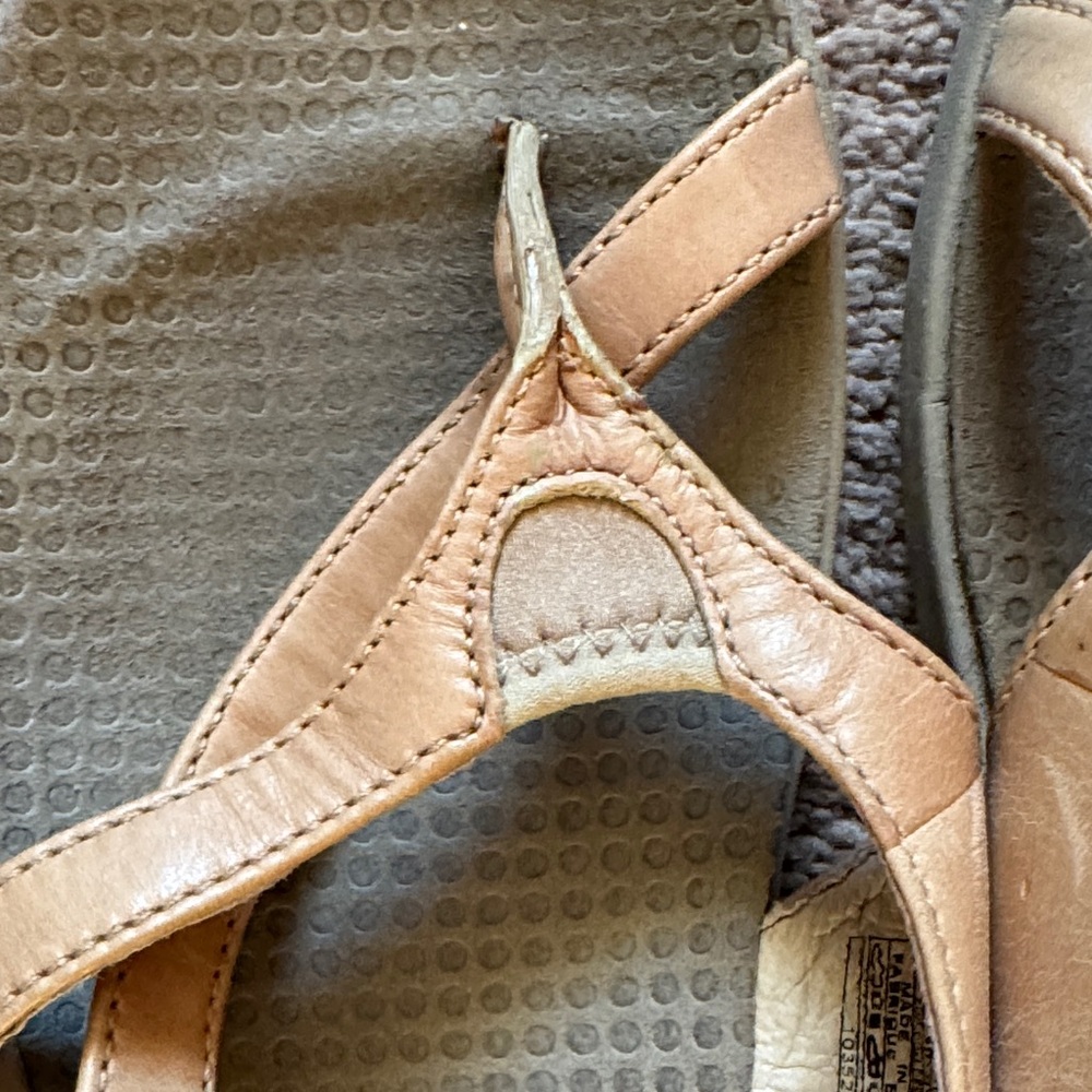 Merrell Women's Savannah Tan Thong Sandals. Size 8 - Picture 8 of 10